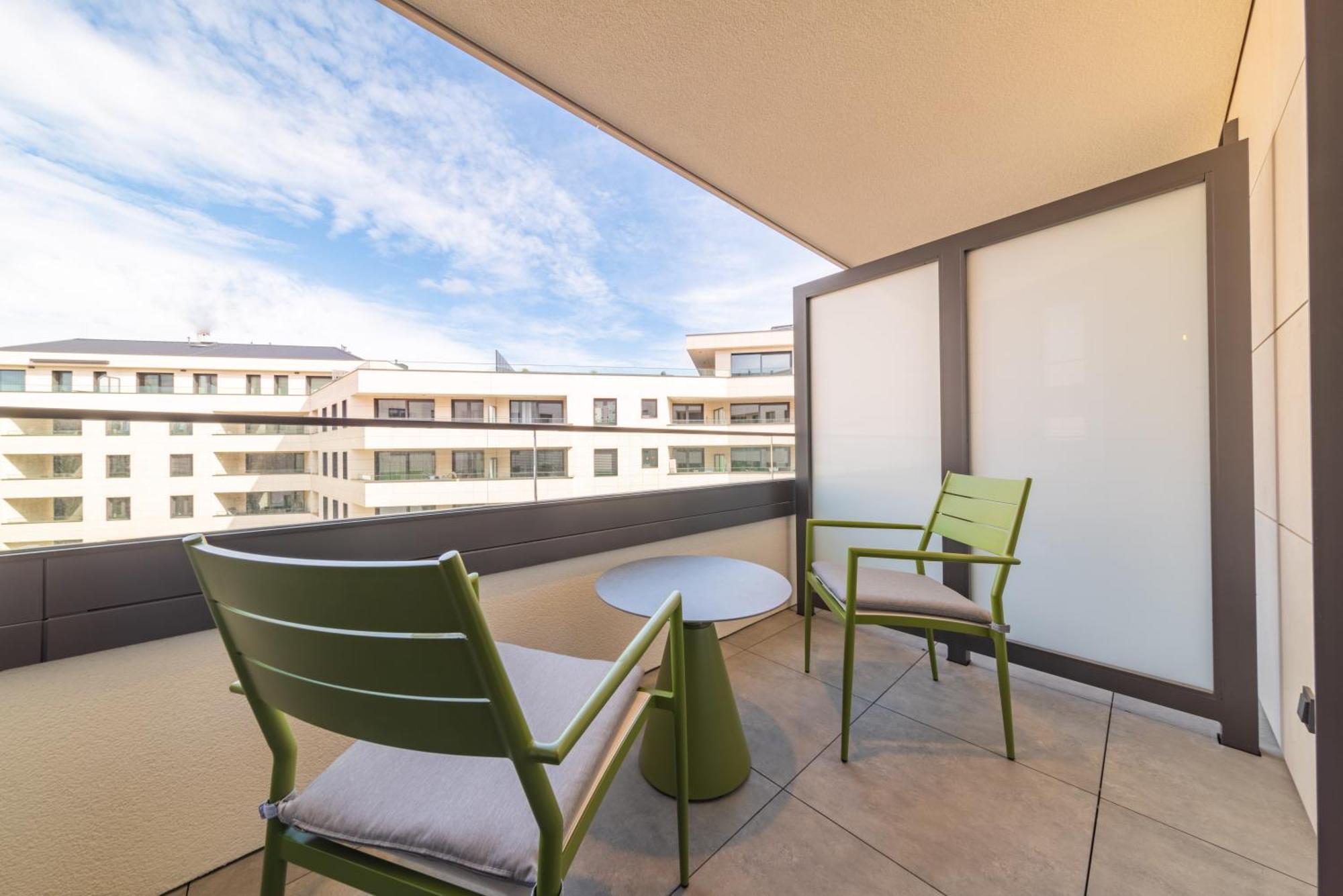 Halternative Renaissance Apartment